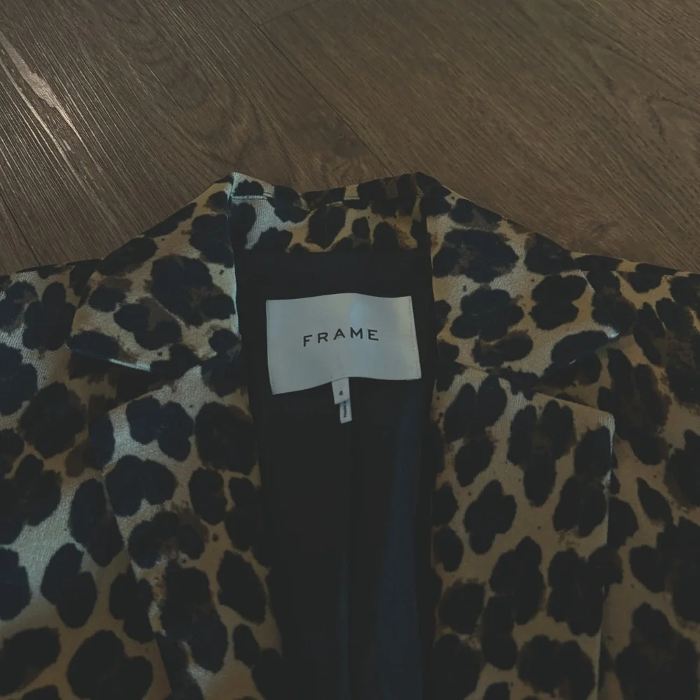 FRAME Classic Cheetah Blazer - Picture 4 of 4
